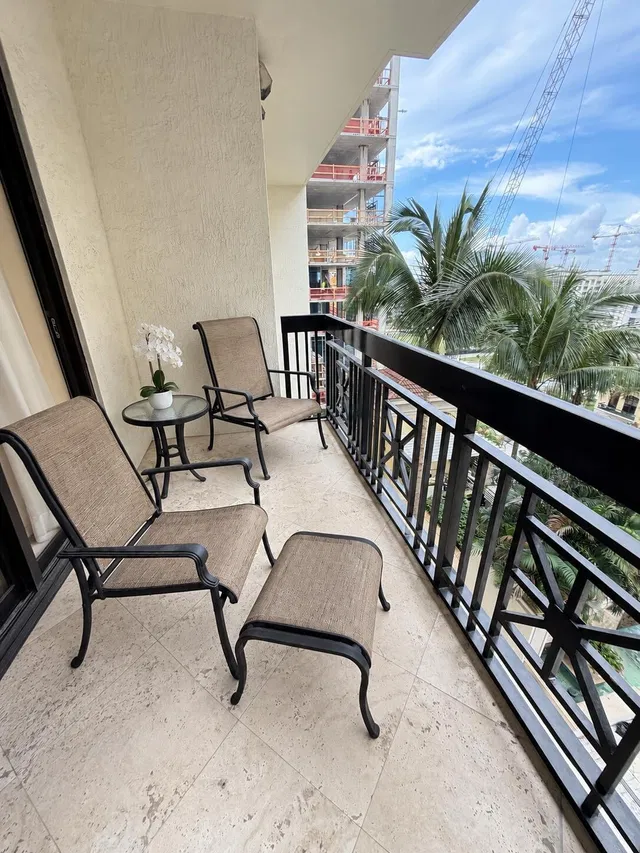 One City Plaza Unit 1027 photo 9
