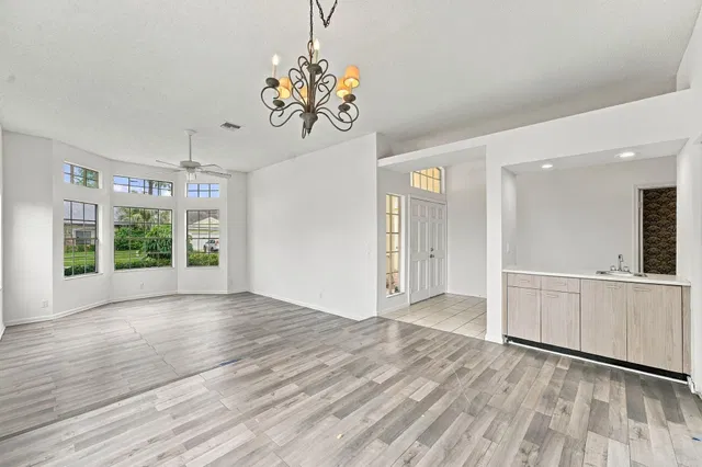  Residence photo 11