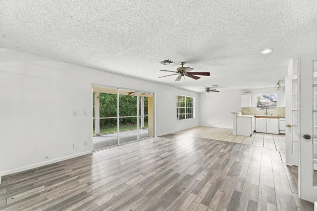  Residence photo 15