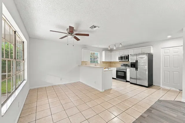  Residence photo 19