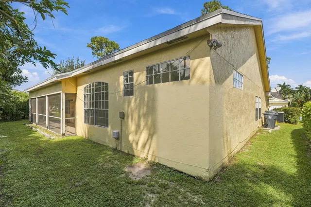  Residence photo 57