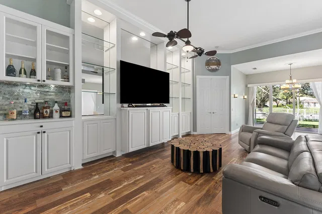 Residence photo 5