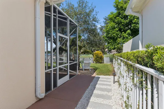 Residence photo 29