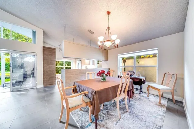 Residence photo 6