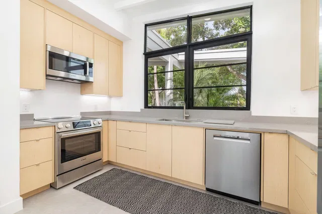  Residence photo 9