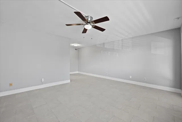  Unit 207 photo 5