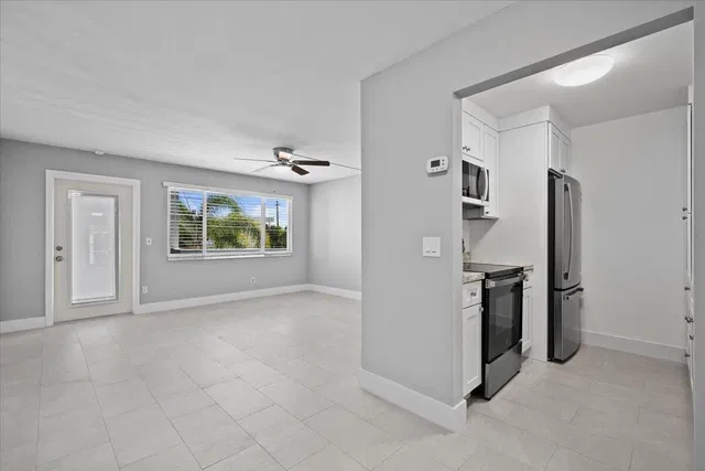  Unit 207 photo 6