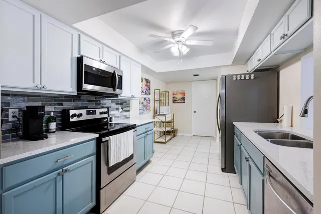 Unit 209 photo 5