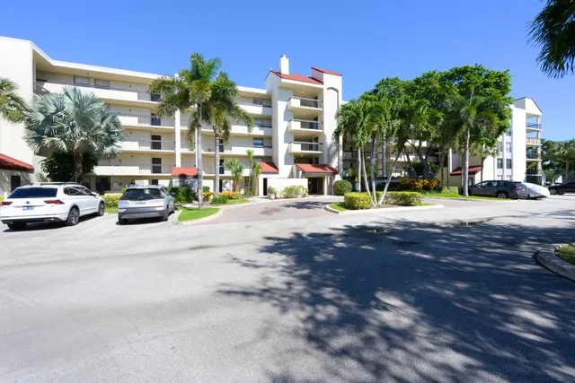 Unit 209 photo 20