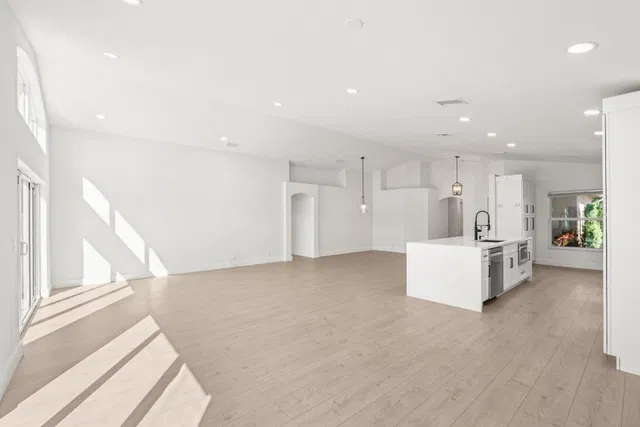 Residence photo 17