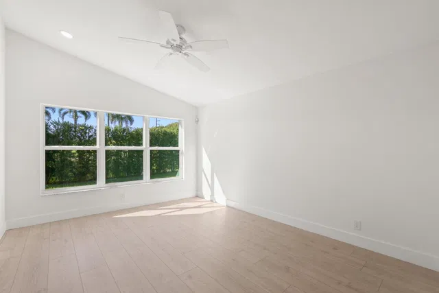 Residence photo 19