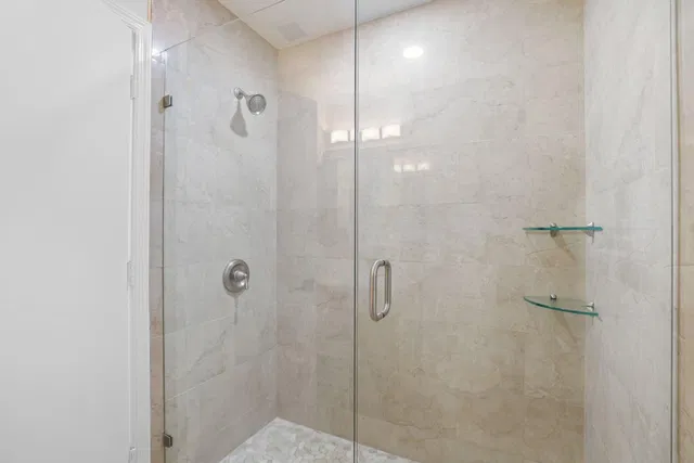 Residence photo 30