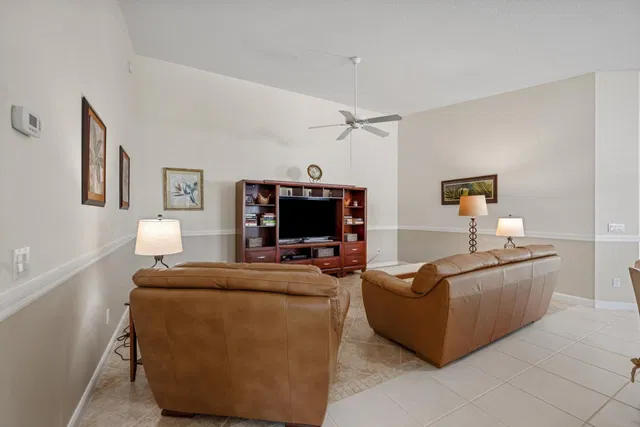 Residence photo 8