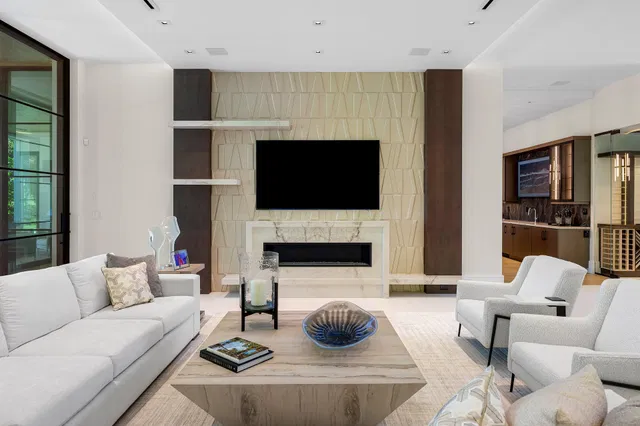 Royal Palm Yacht and Country Club Residence photo 11