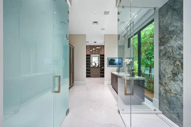 Royal Palm Yacht and Country Club Residence photo 25