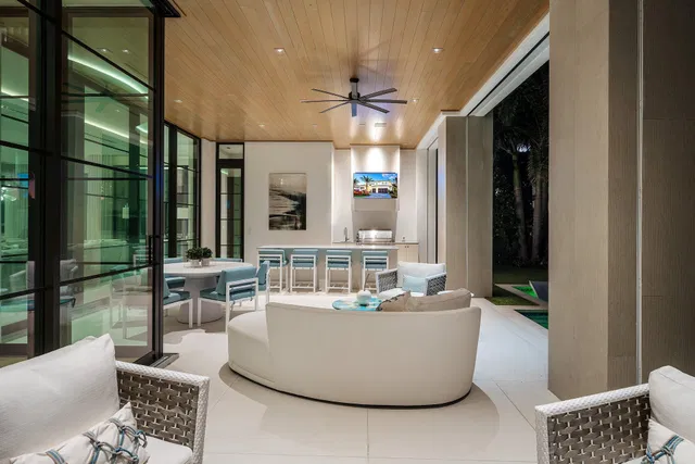 Royal Palm Yacht and Country Club Residence photo 70