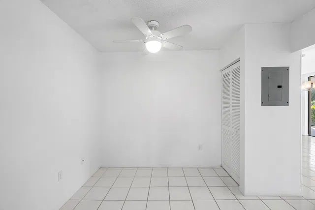  Unit C photo 11