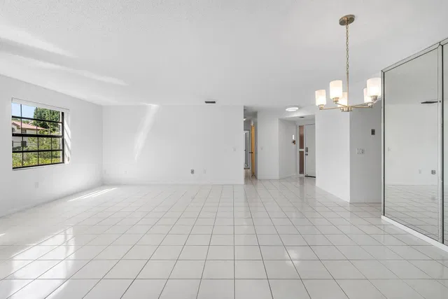  Unit C photo 18