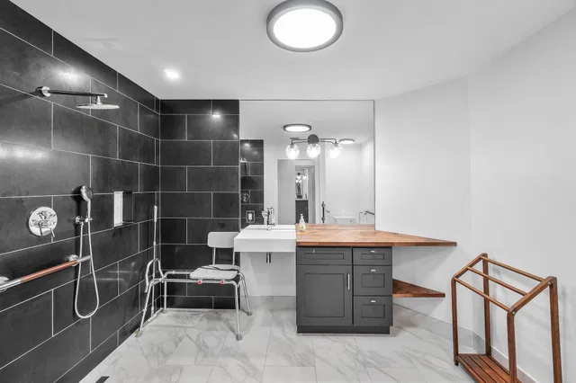  Unit C photo 24