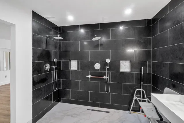  Unit C photo 26