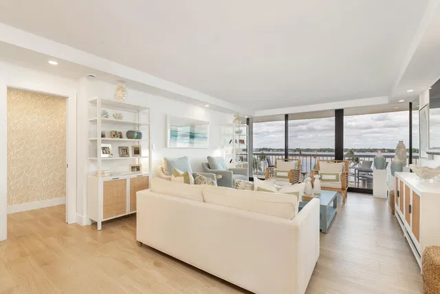 The Meridian Unit 407N photo 6