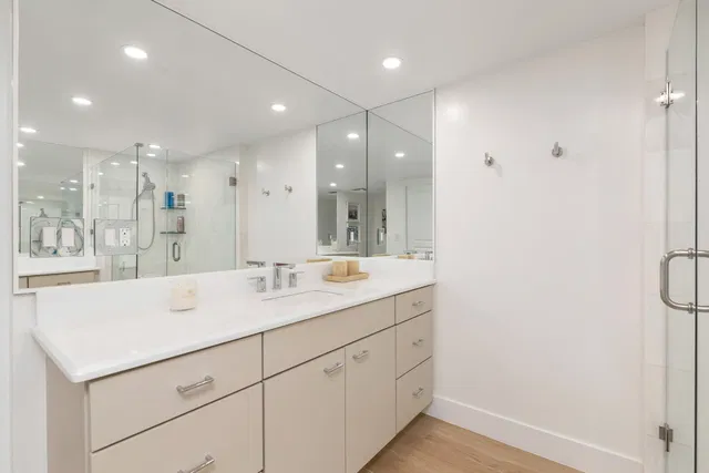The Meridian Unit 407N photo 21