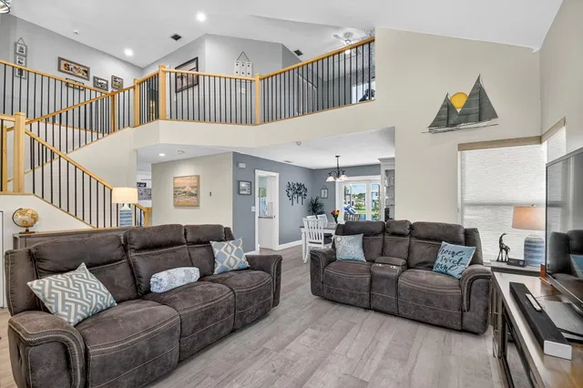  Residence photo 6