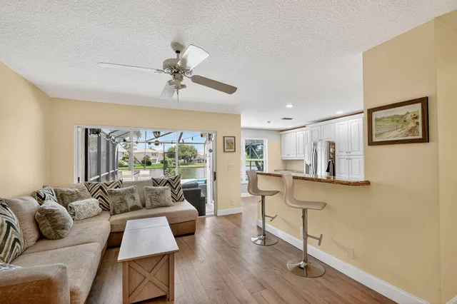  Residence photo 15