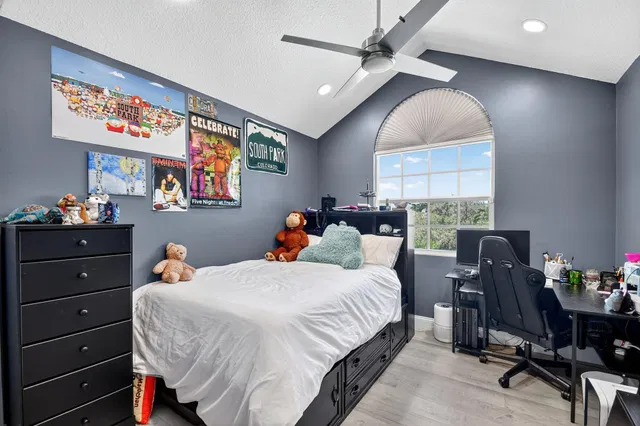  Residence photo 42