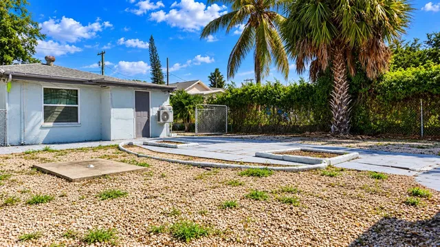  Residence photo 4