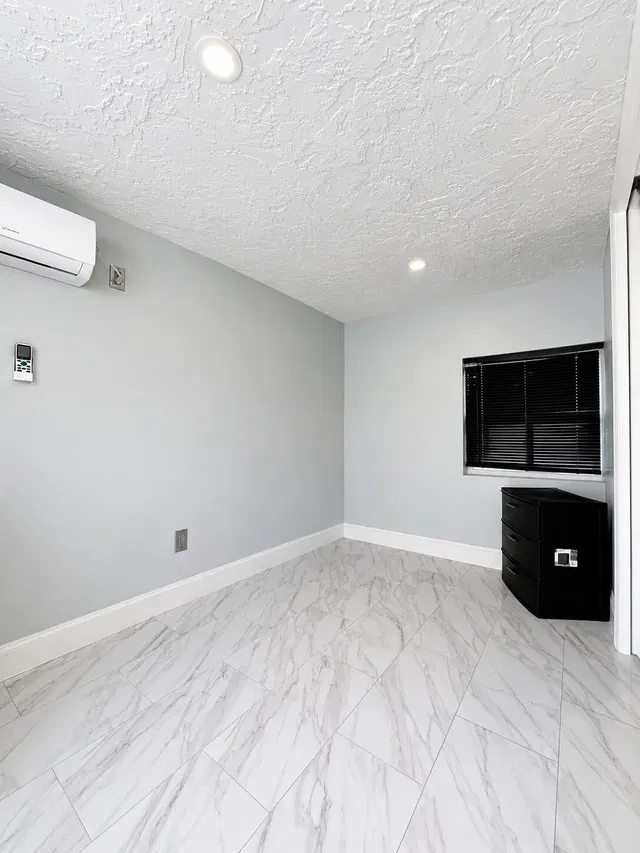  Residence photo 8