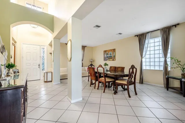 Residence photo 7