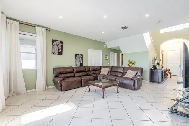 Residence photo 9