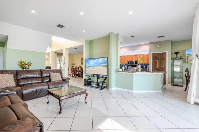 Residence photo 11