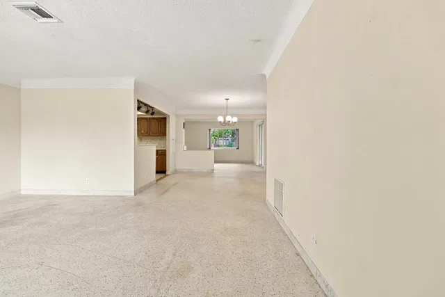 Residence photo 8