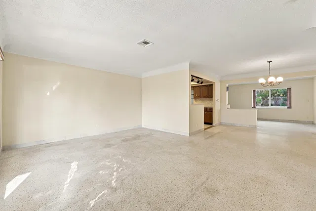 Residence photo 9