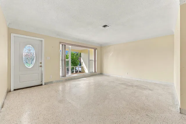 Residence photo 14