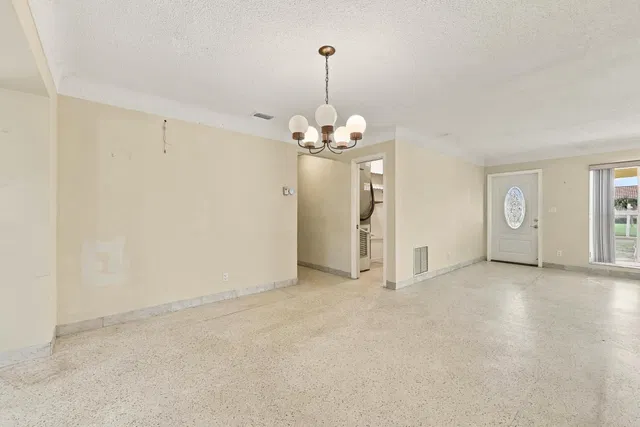 Residence photo 18