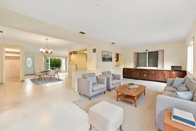 Residence photo 27