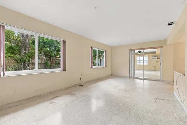 Residence photo 29