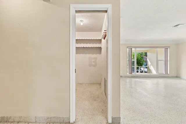 Residence photo 36
