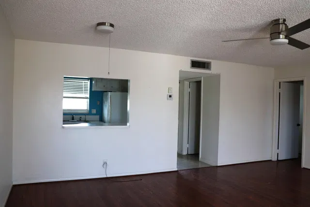 Unit Apt 315 photo 4