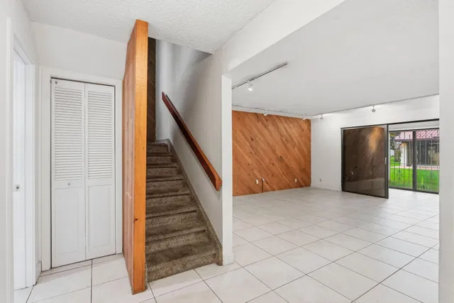 Residence photo 3