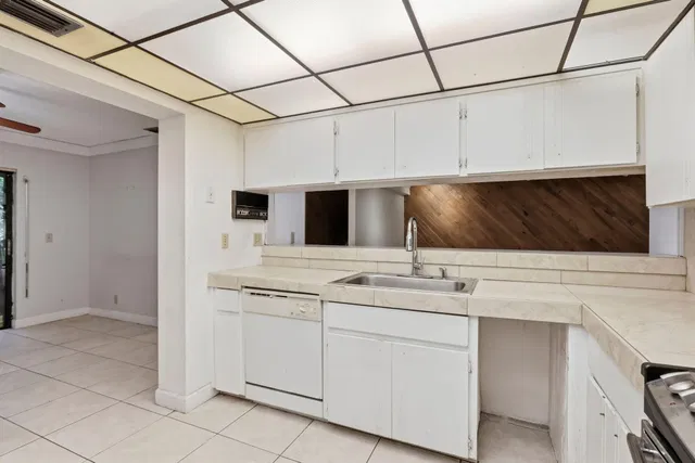 Residence photo 10