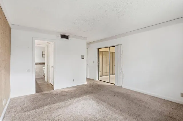 Residence photo 15