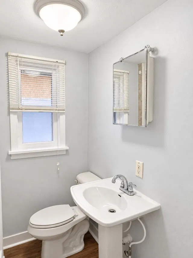 Unit 2 photo 15