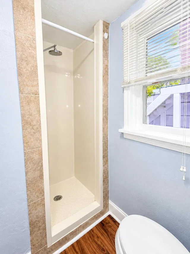 Unit 2 photo 18