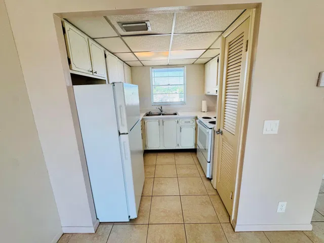 Unit 24 photo 13