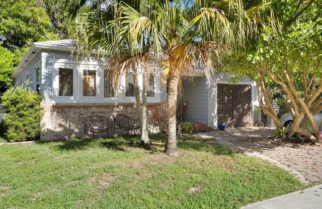 Residence photo 2