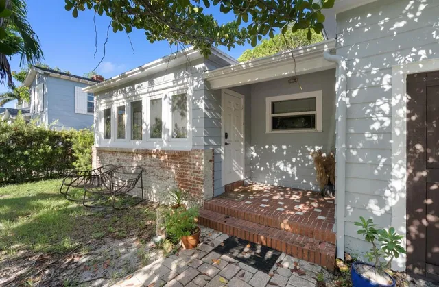 Residence photo 3